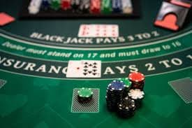 Tabel strategi dasar Free Bet Blackjack untuk pemain di 61 2d